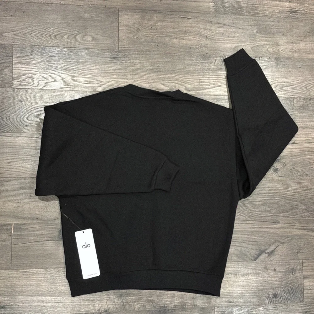Alo Yoga Women Accolade Crew Neck Pullover Sweatshirt Black‎ Chrome Logo Size L